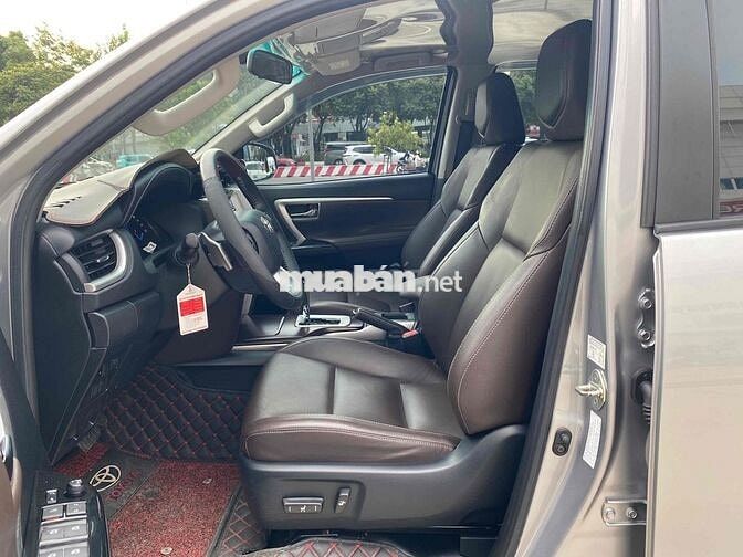 Toyota Fortuner 2017 2.7V AT Bạc