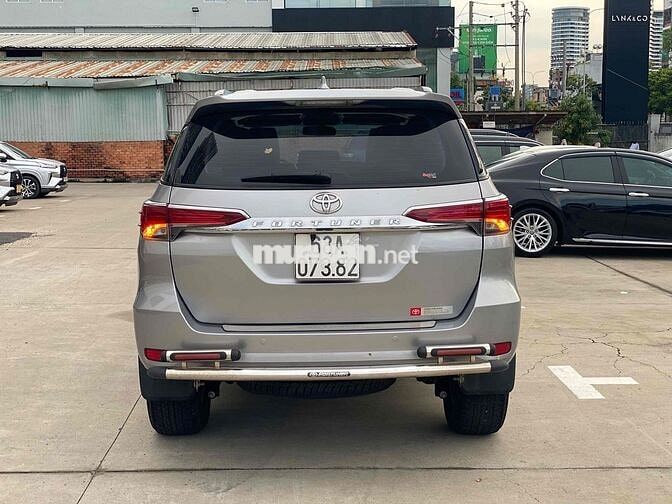 Toyota Fortuner 2017 2.7V AT Bạc