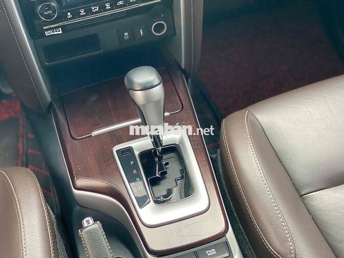 Toyota Fortuner 2017 2.7V AT Bạc