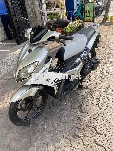Novo 4 trắng bạc