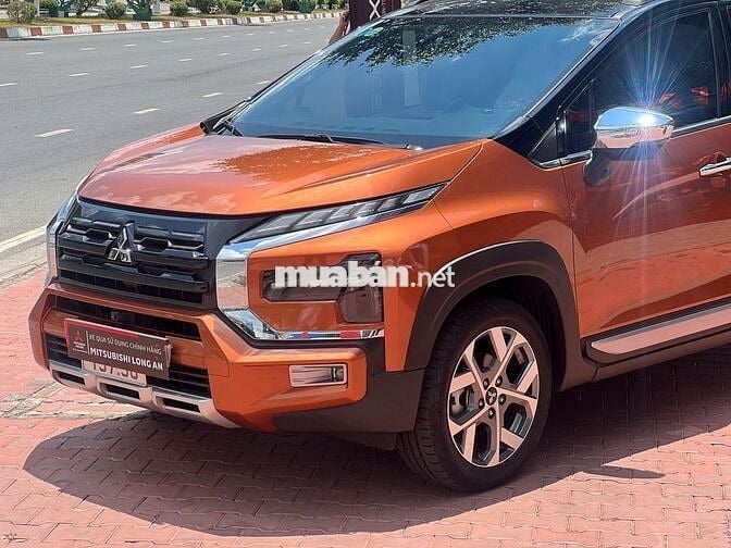 MITSUBISHI XPANDER CROSS  CAM ĐEN 2023-27000KM