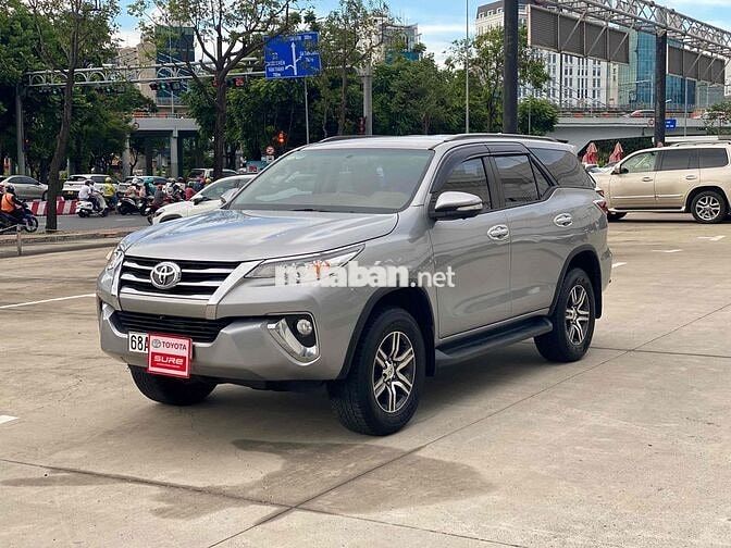 Toyota Fortuner 2017 2.7V AT Bạc