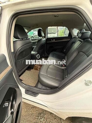Kia K5 2022 Trắng 5 chỗ