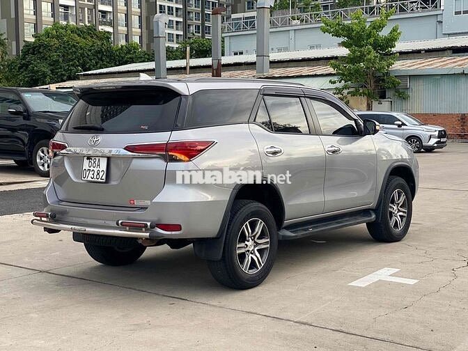 Toyota Fortuner 2017 2.7V AT Bạc