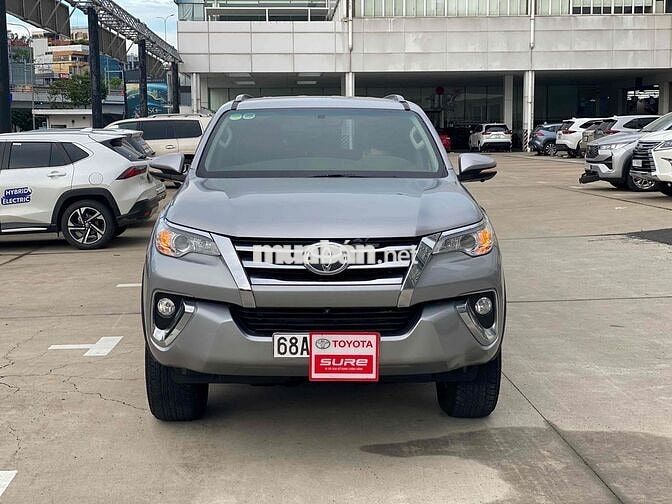 Toyota Fortuner 2017 2.7V AT Bạc