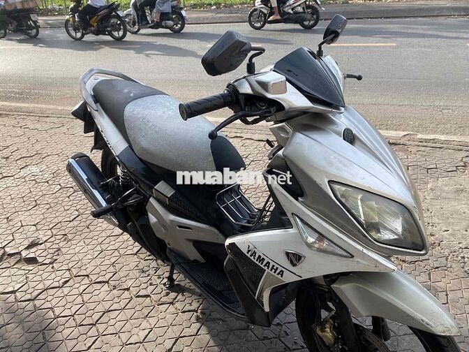 Novo 4 trắng bạc