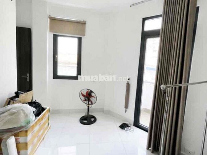 Cho thuê nhà Trịnh Đình Trọng Q11, 5PN,6WC, góc 3 mặt hẻm