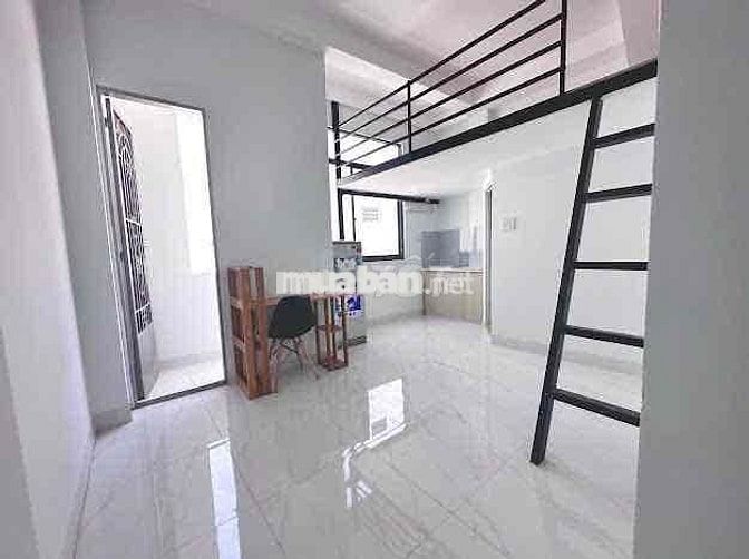 Cho thuê phòng có gác ban công ở Bùi Hữu Nghĩa gần chơi Bà Chiểu