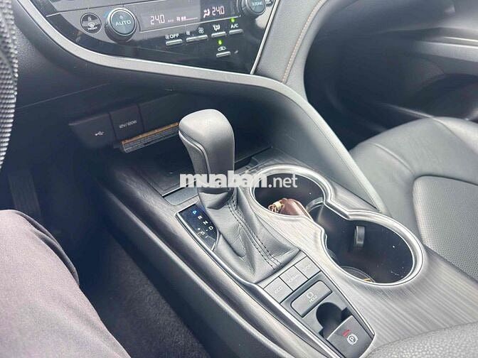Toyota Camry 2024 2.5Q 29.000km Trắng