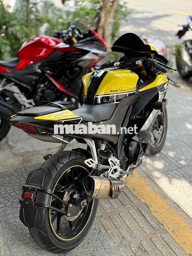 Yamaha R15 V3