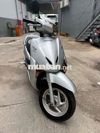 Honda Lead 110 Fi đời 2009 màu bạc, biển thành phố