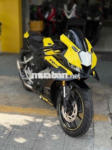 Yamaha R15 V3
