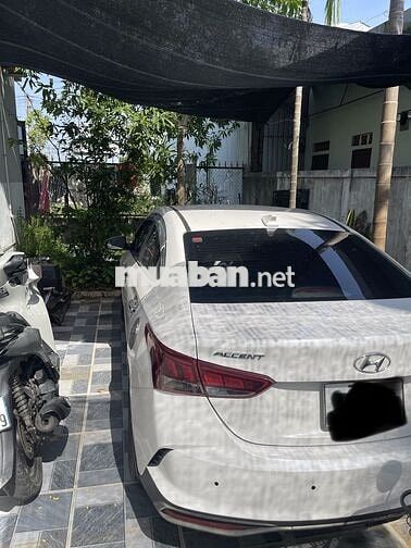Hyundai Accent Số sàn Trắng