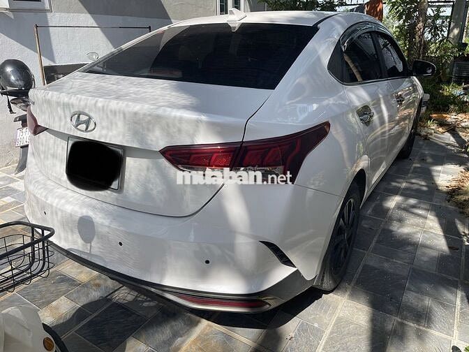 Hyundai Accent Số sàn Trắng