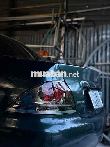 Mitsubishi Lancer màu Xanh đậm