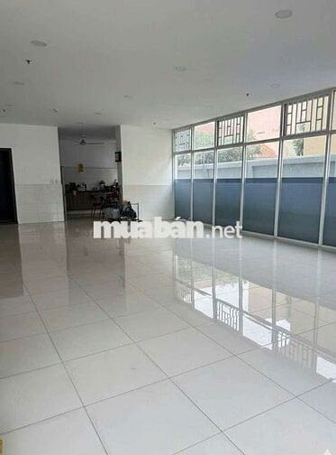 Bán gấp shophouse khối đế chung cư