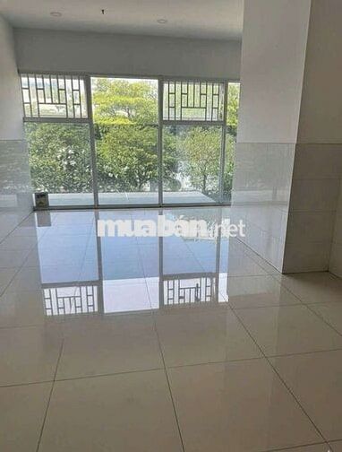 Bán gấp shophouse khối đế chung cư