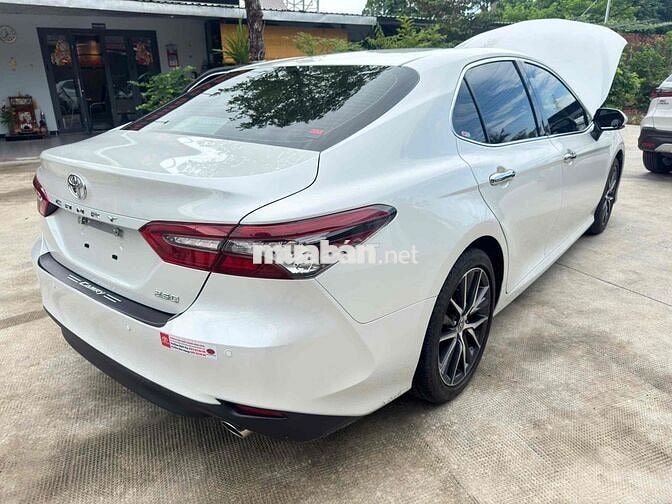 Toyota Camry 2024 2.5Q 29.000km Trắng