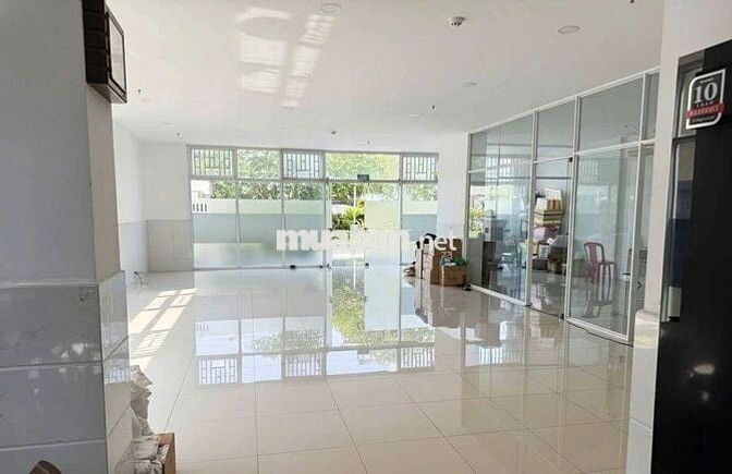 Bán gấp shophouse khối đế chung cư
