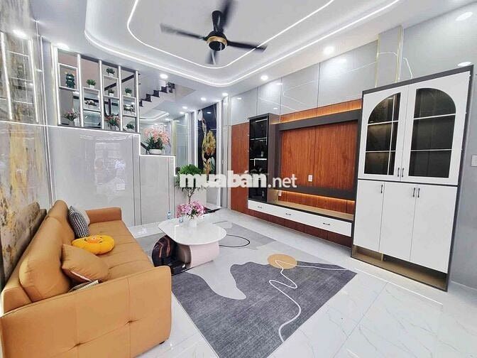 NHÀ ĐẸP KIÊN CỐ – HẺM XE HƠI – NGAY CÔNG VIÊN – SÁT HIỆP THÀNH CITY –