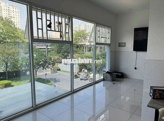 Bán gấp shophouse khối đế chung cư