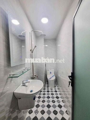 NHÀ ĐẸP KIÊN CỐ – HẺM XE HƠI – NGAY CÔNG VIÊN – SÁT HIỆP THÀNH CITY –