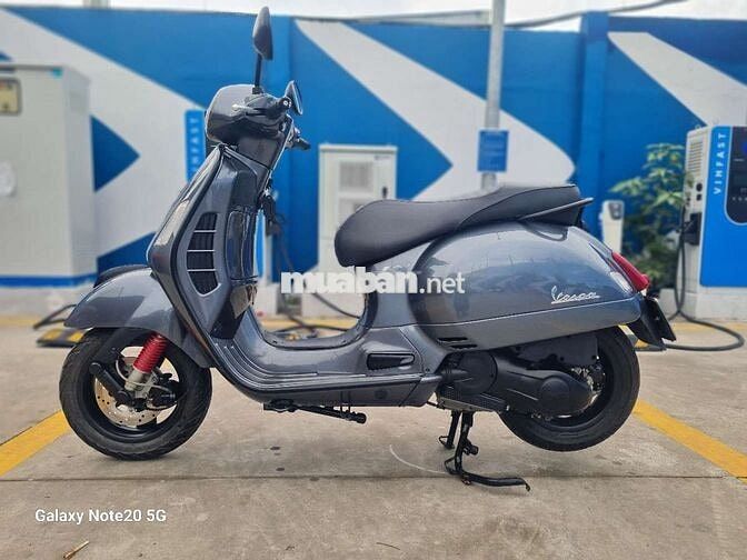 Piaggio Vespa GTS 125 Xám Zin