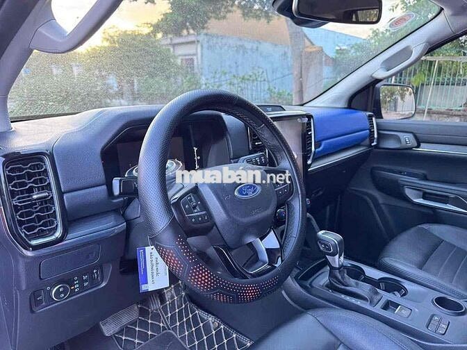 Ford Everest Sport 2023 xe cá nhân đi kỹ