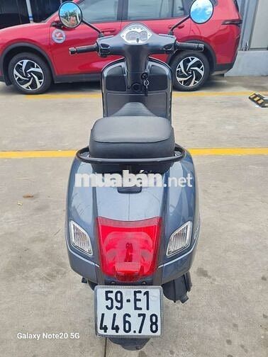 Piaggio Vespa GTS 125 Xám Zin