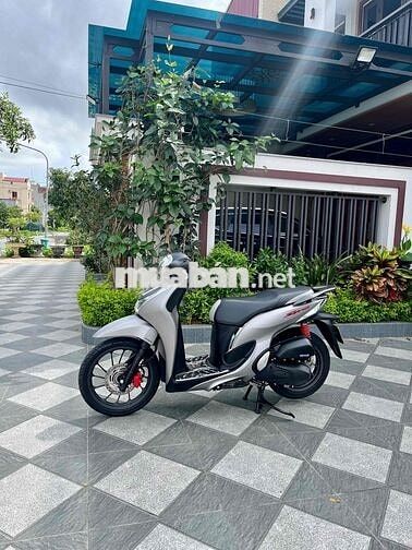 Honda SH Mode màu Bạc