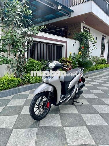 Honda SH Mode màu Bạc