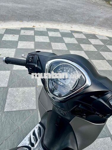 Honda SH Mode màu Bạc