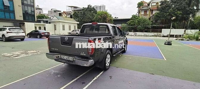 Navara số sàn 2 cầu 2013 xe zin không lỗi