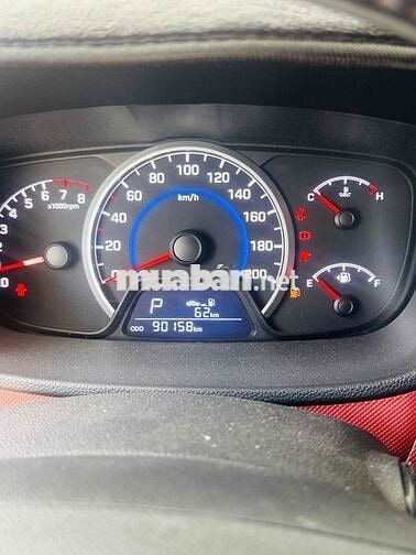 Hyundai Grand i10 Trắng 5 chỗ