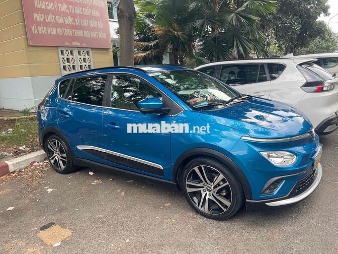 Xe điện VinFast VF e34 Xanh