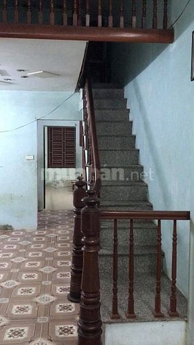 Chính chủ cho thuê nhà sau đó giáp Bát