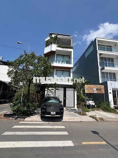 Căn nhà góc 2 mặt tiền 16m trục chính đẹp nhất KDC Đào Sư Tích