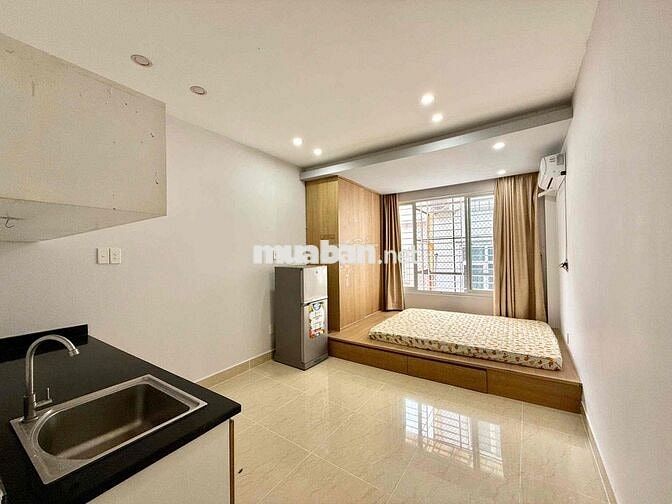 Cho Thuê Căn Hộ Cửa Sổ Lớn Full NT Rộng 30m2 Ngay Chợ Bến Thành Q1