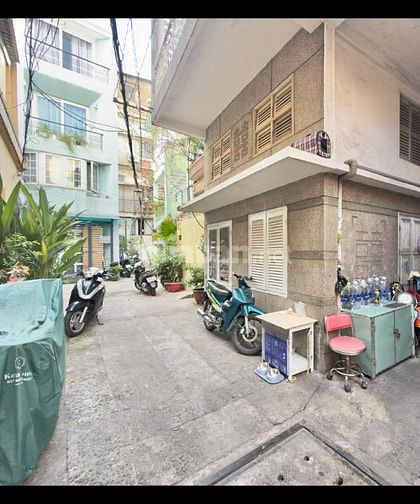 Bán nhà HXH Điện Biên Phủ P11 Q10 dt 3,7x8m 4 tầng chỉ 5,5 tỷ.