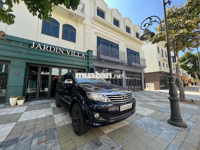 Toyota Fortuner 2015 Đen 140.000 km
