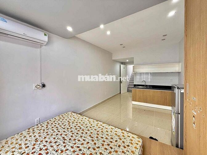 Cho Thuê Căn Hộ Cửa Sổ Lớn Full NT Rộng 30m2 Ngay Chợ Bến Thành Q1