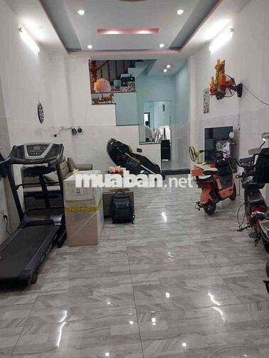 NHÀ GẦN EMART , DT 4.2*13 , 2 TẦNG , HẺM XE HƠI , CHỈ NHỈNH 3 TỶ