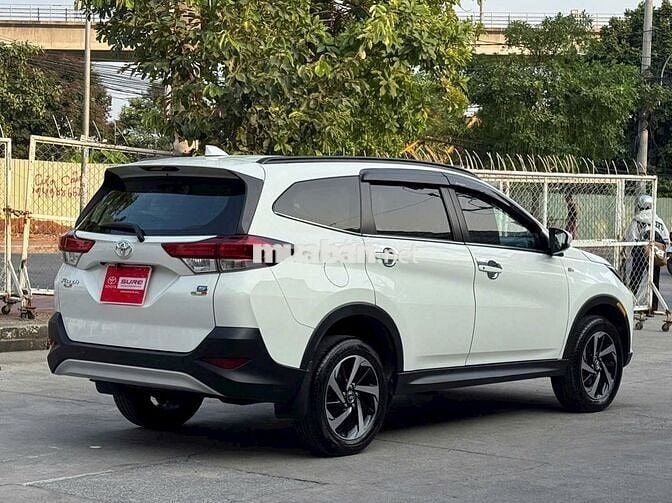 Toyota Rush Trắng 7 chỗ