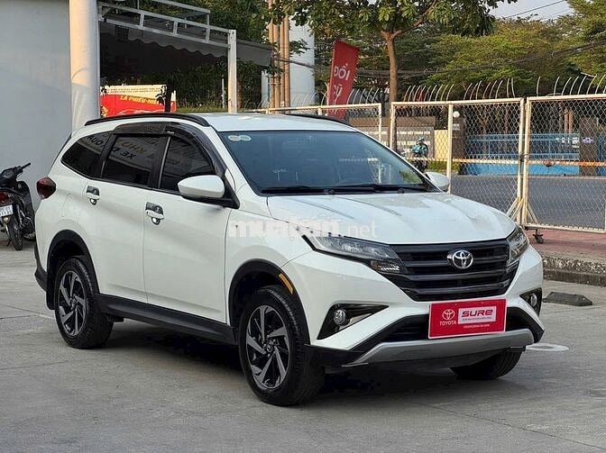 Toyota Rush Trắng 7 chỗ