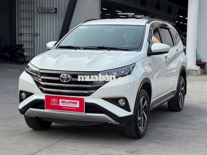 Toyota Rush Trắng 7 chỗ