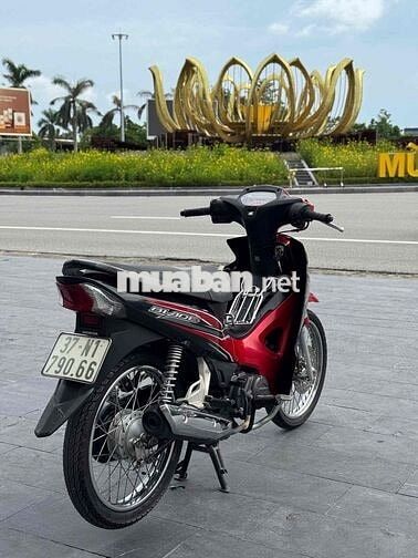 Honda Blade Đỏ đen Thể thao