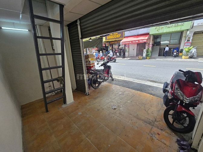 Cho thuê nhà mặt tiền 182 Nguyễn Thái Bình- Giá 10Tr