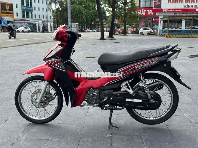 Honda Blade Đỏ đen Thể thao