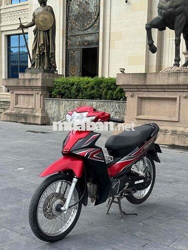 Honda Blade Đỏ đen Thể thao
