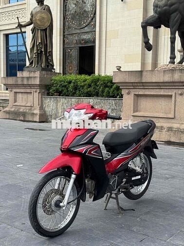 Honda Blade Đỏ đen Thể thao